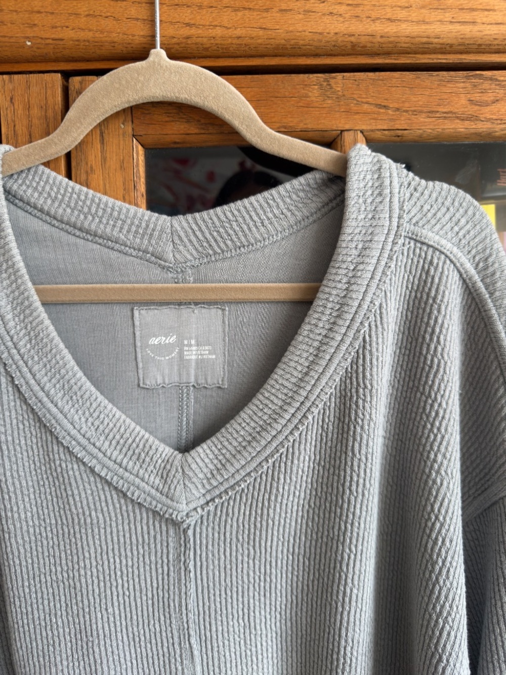 Aerie Wonder Textured V-Neck Sweatshirt Grey Size M - Picture 4 of 8